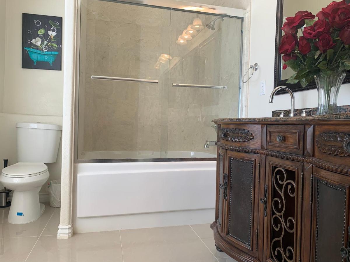 Luxhome Suites N Villa 里弗赛德 外观 照片